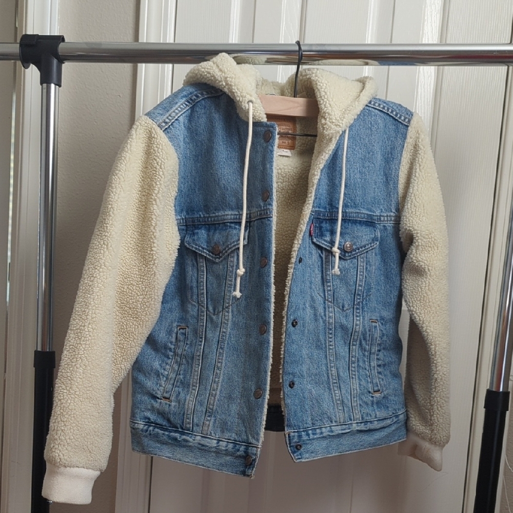 Levi's Denim Jacket with Sherpa Sleeves